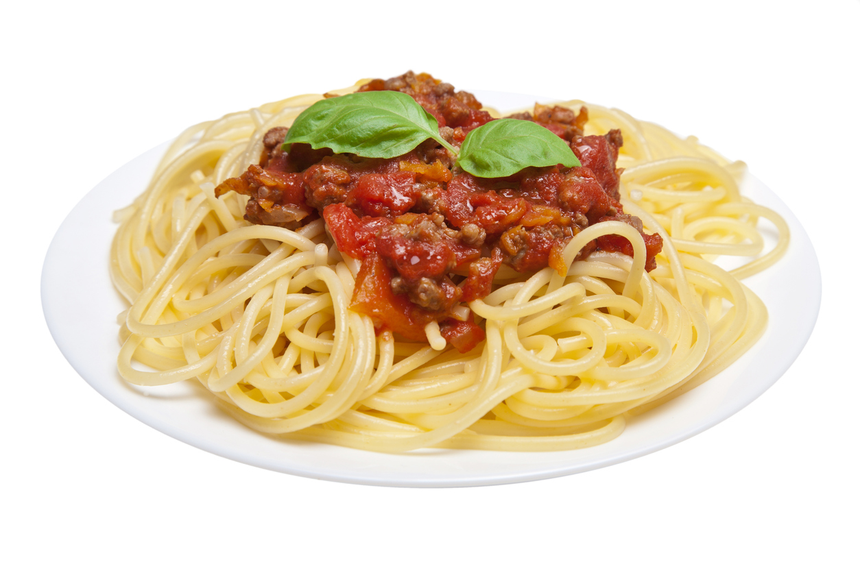 Receta de espaguetis con carne picada y tomate al estilo casero