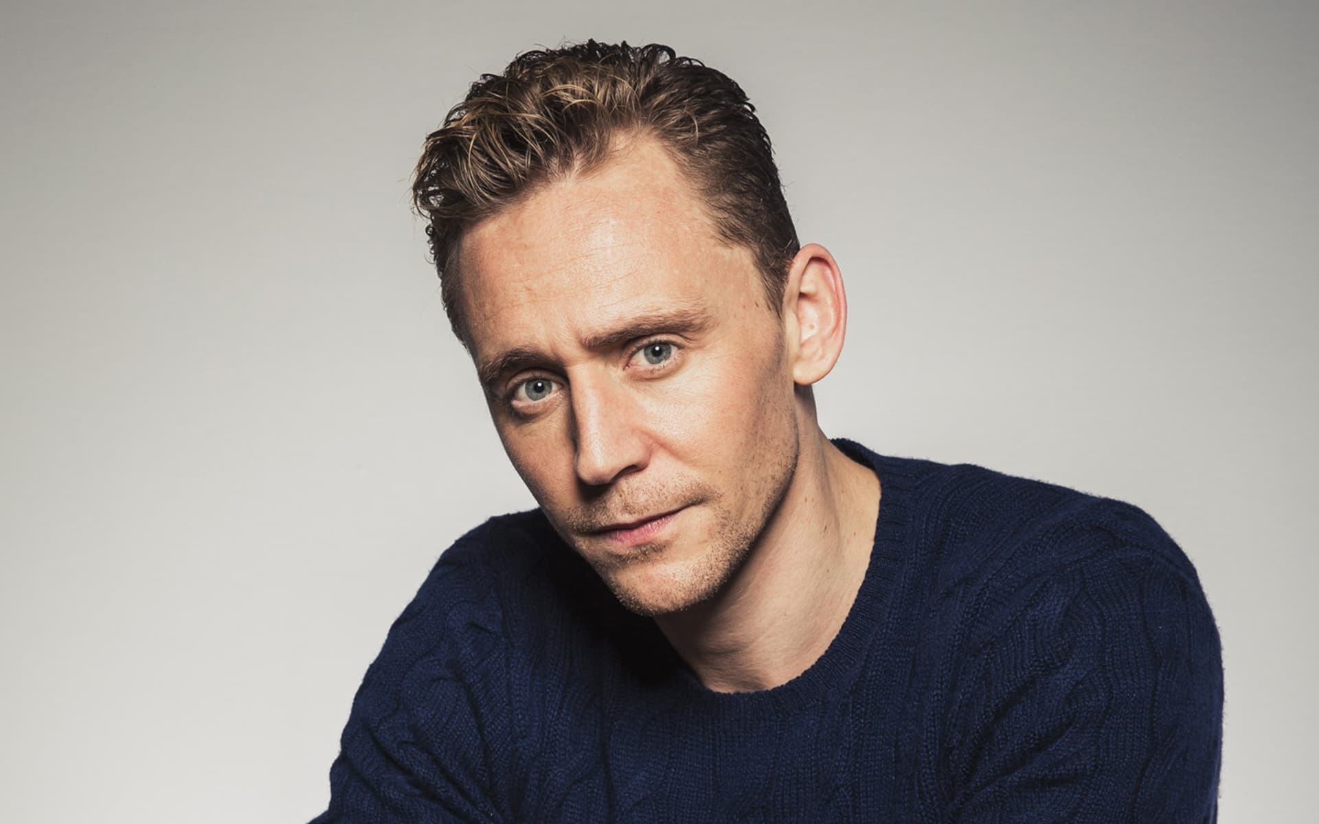 Tom Hiddleston cree que habrá 2ª temporada de The Night Manager