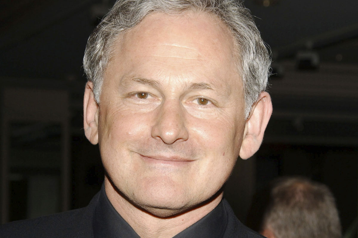 Modern Family contará con la presencia del veterano Victor Garber