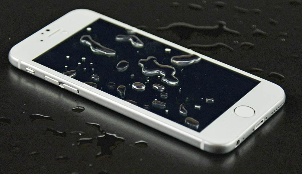 iphone-6-en agua