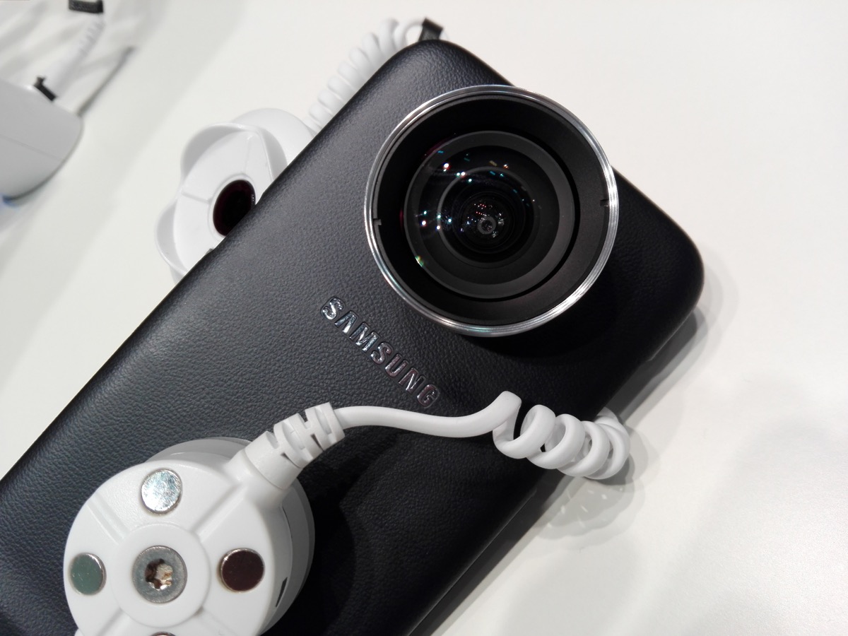 Rústico Cereza Inconcebible Samsung Galaxy S7: cargado de accesorios