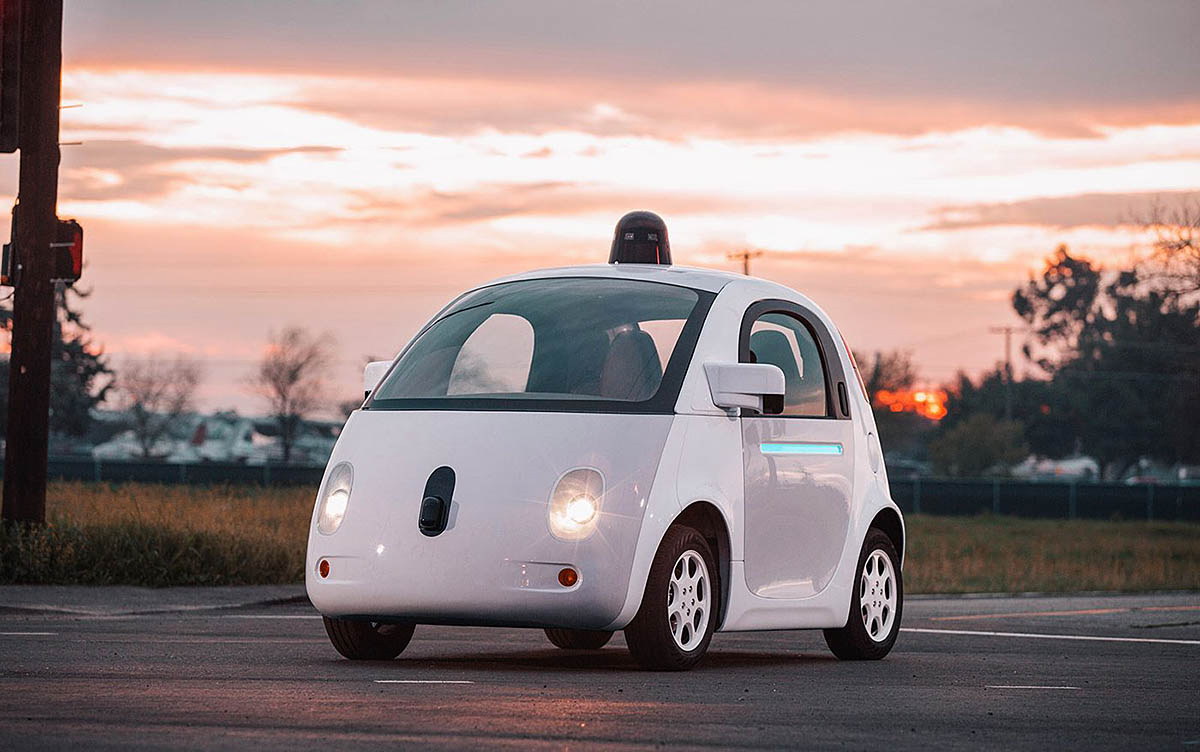 Waymo (Google) dice adiós a sus pequeños coches eléctricos en valor de los más convencionales