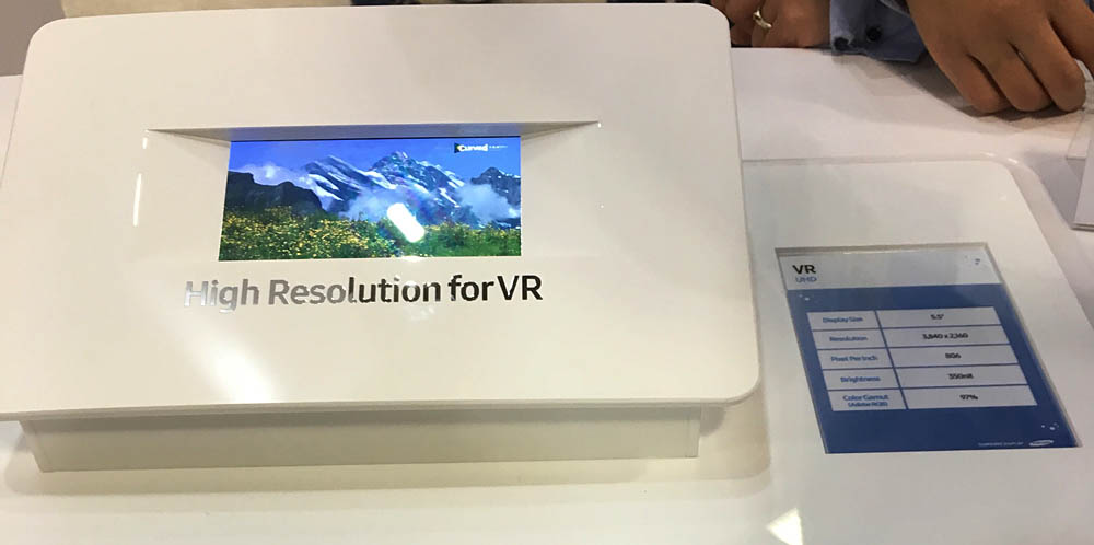 Samsung-4K-UHD-VR-display