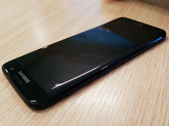 Samsung Galaxy S7 en acabado “black onyx”