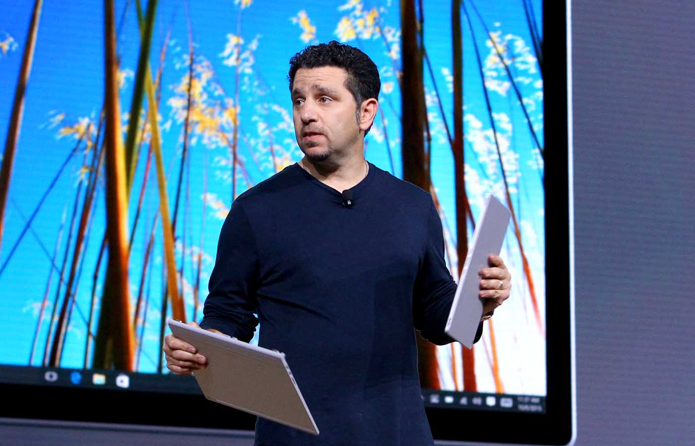 Panos Panay, vicepresidente de dispositivos de Microsoft y responsable de la gama Surface
