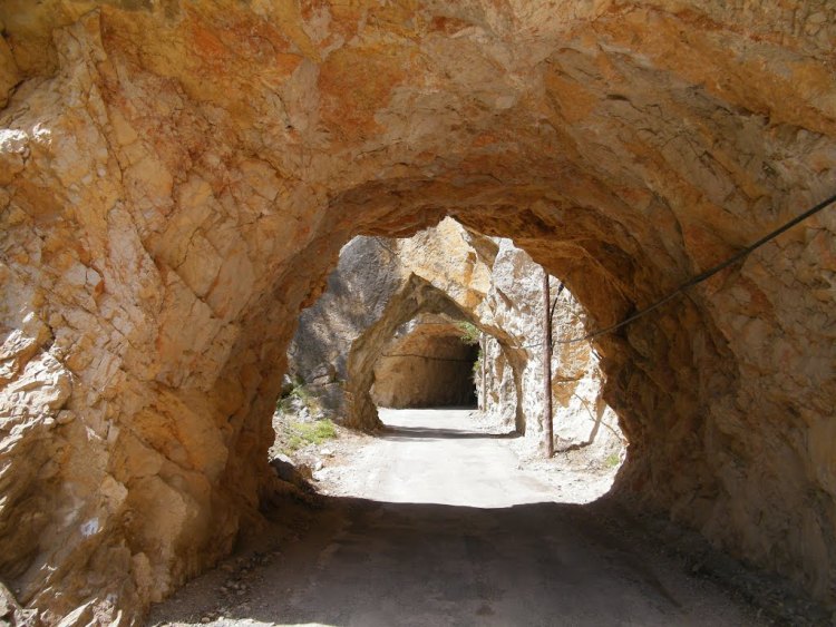 Río-Pitarque-túneles-Teruel
