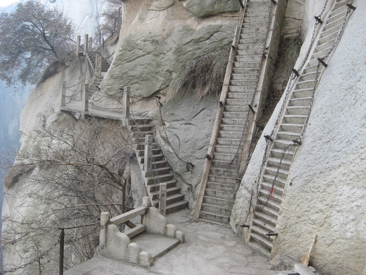 Escaleras del Cielo hua-shan-2