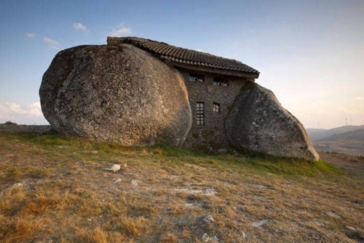 Casa-de-piedra-Portugal. Casas en naturaleza