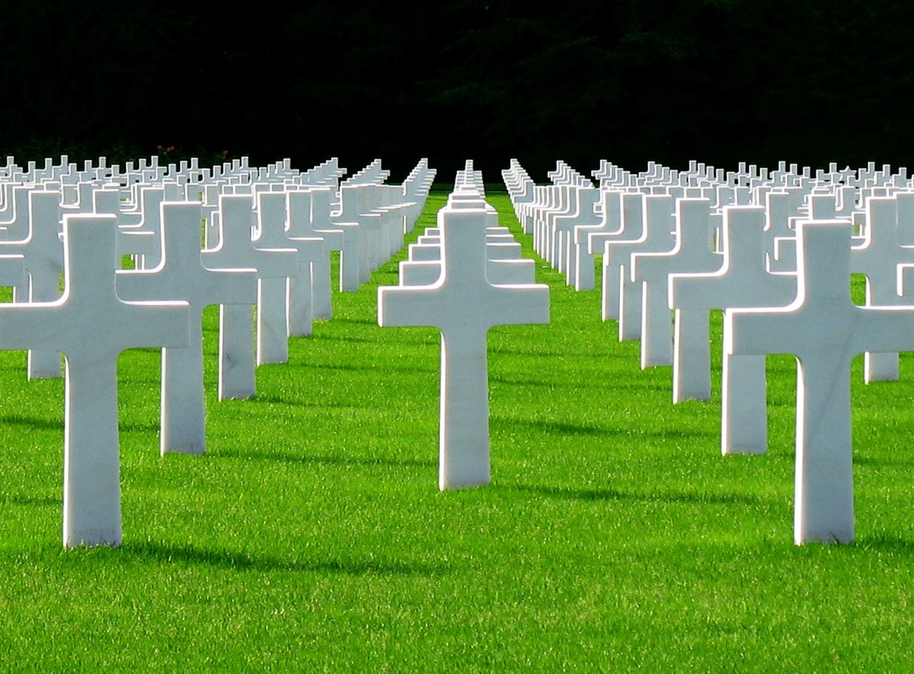Cementerios militares, un recuerdo de lo que no debe volver a ocurrir