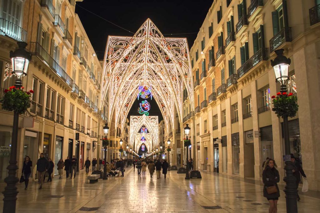5 planes para disfrutar de las luces de Navidad en España - Málaga - Weekendesk