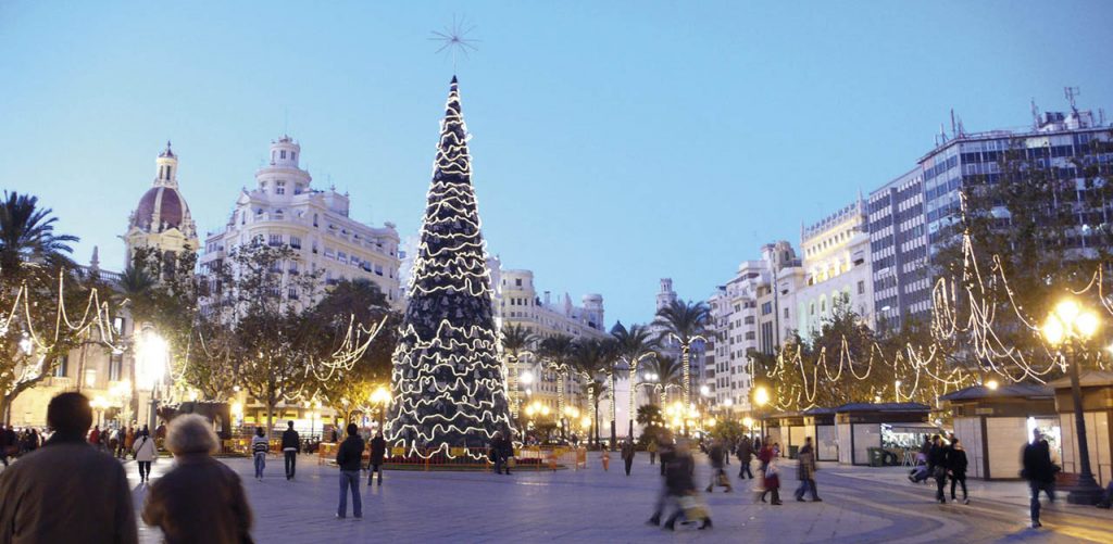 5 planes para disfrutar de las luces de Navidad en España - Valencia - Weekendesk