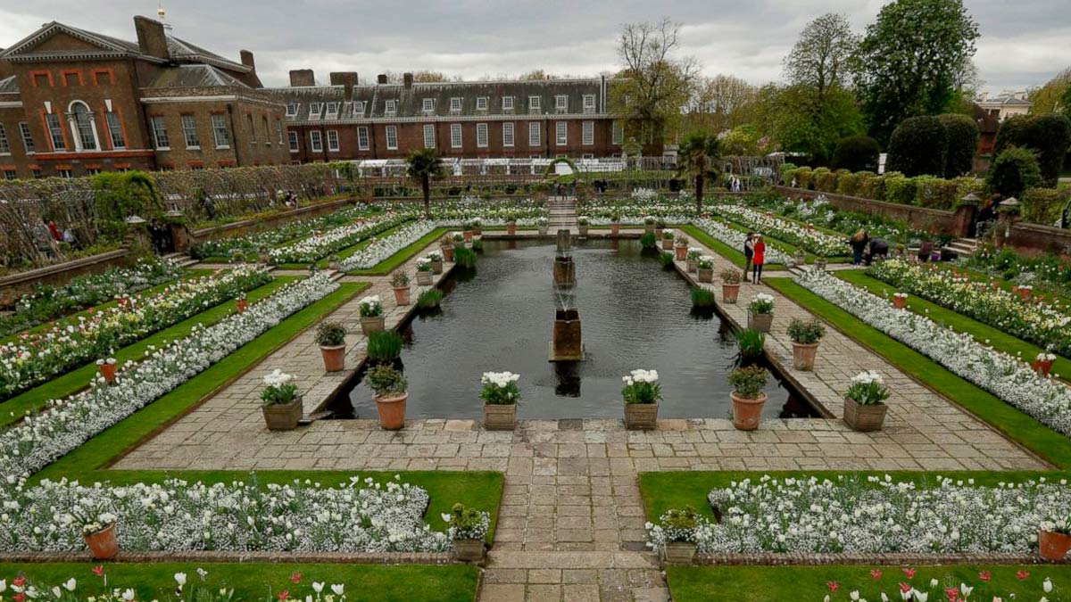 Los jardines en memoria de Lady Di abren sus puertas en Kensington Palace