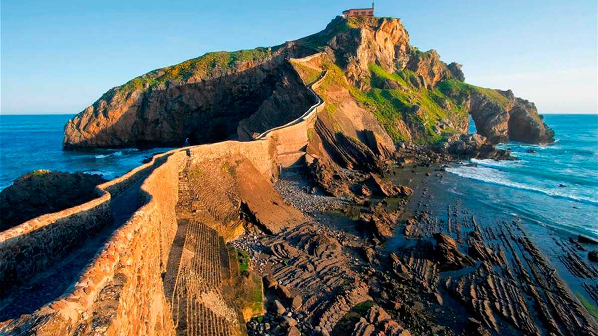 Destinos de cine Las Marismas del Guadalquivir y San Juan de Gaztelugatxe