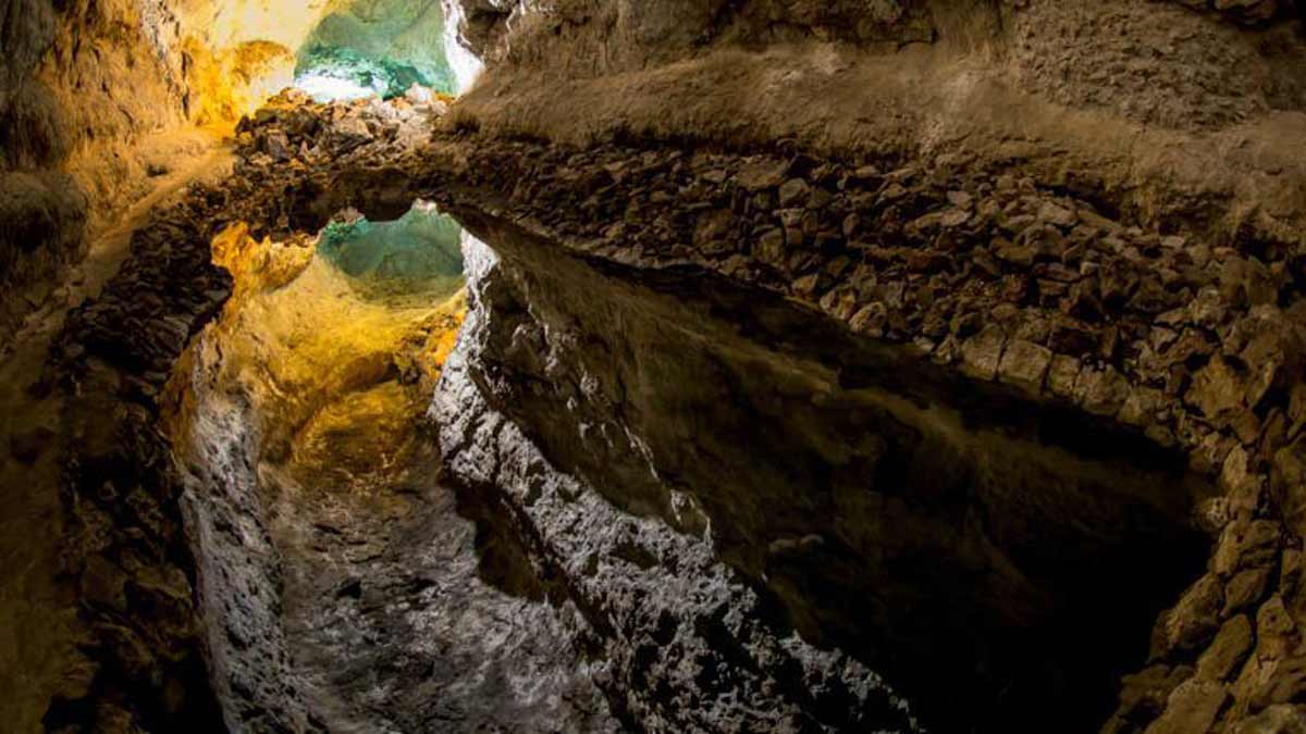La Cueva de los Verdes es uno de los destinos más impresionantes