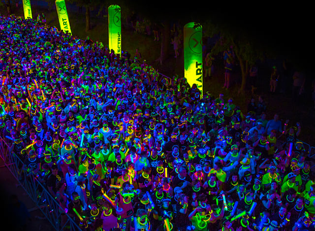 Espectáculo de luz y sonido en la Electric Run España 2015