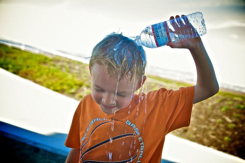 niño-golpe-de-calor