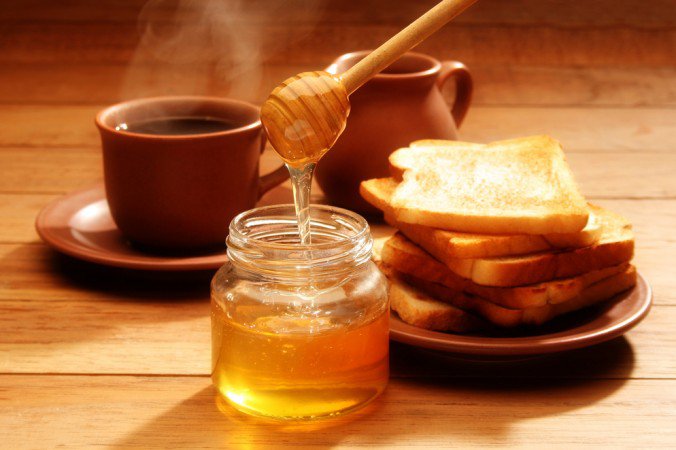 ¿Qué es más sana: la miel o el azúcar?