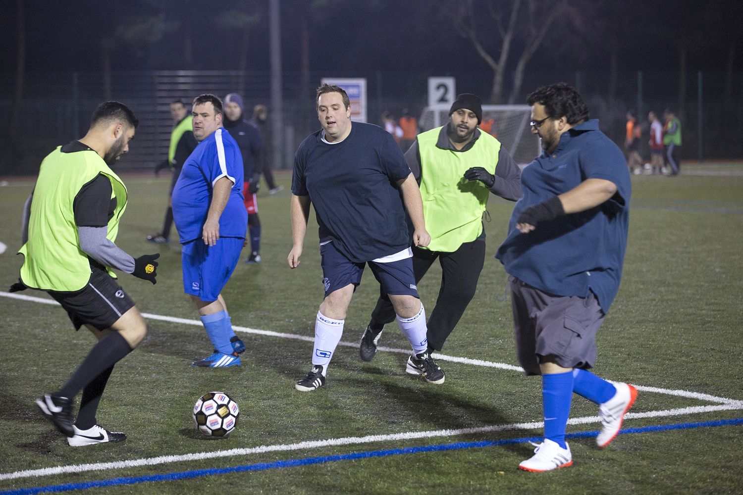 Inglaterra crea la primera liga de fútbol para obesos