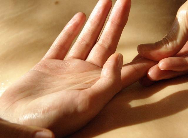 Masajea tu dedo índice por 60 segundos y verás lo que pasa con tu cuerpo