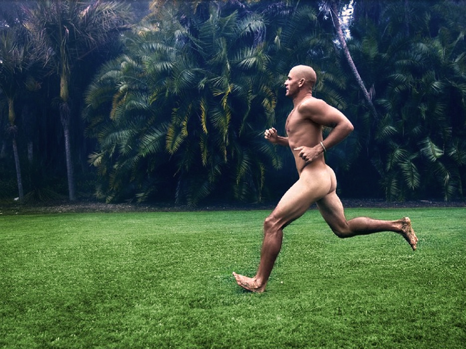 correr desnudo