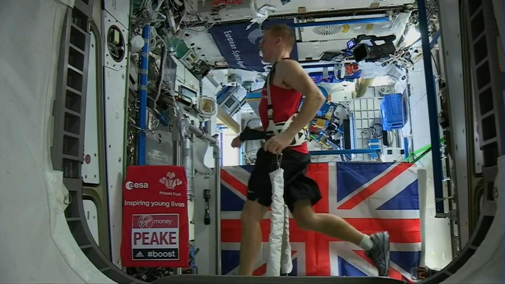 Un astronauta corre el maratón de Londres desde el espacio