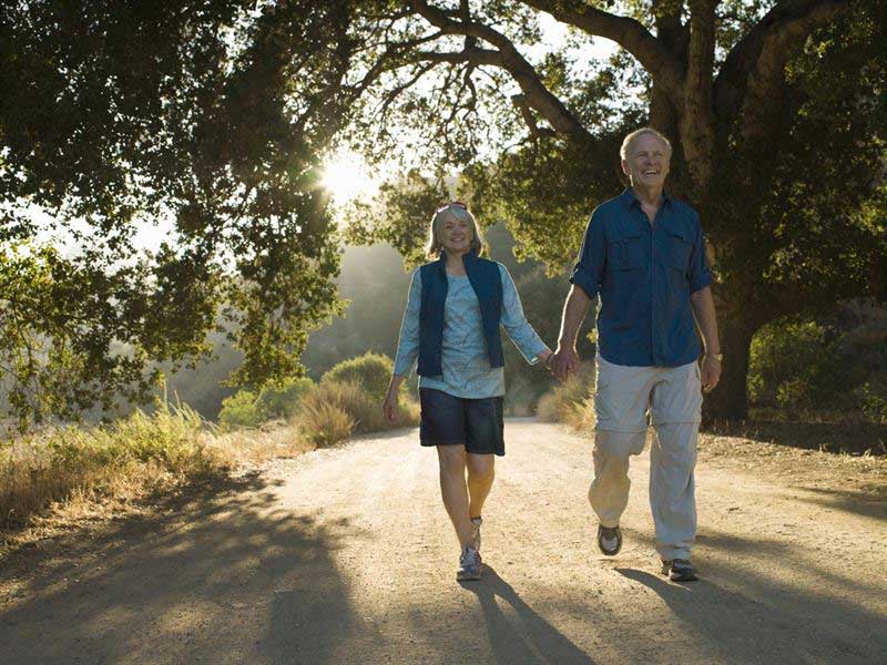 Caminar 15 minutos al día resulta suficiente para los mayores