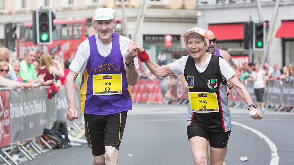 Pareja de octogenarios que corre maratones juntos