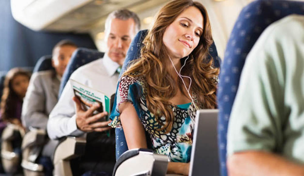 Si quieres viajar cómodo en avión, averigua dónde debes sentarte