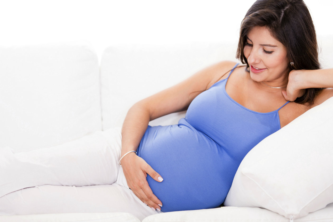 Cómo tratar un virus estomacal durante el embarazo
