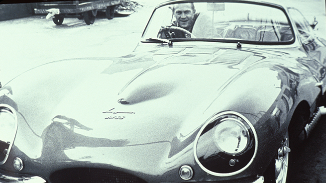 Steve McQueen con su Jaguar / Gtres