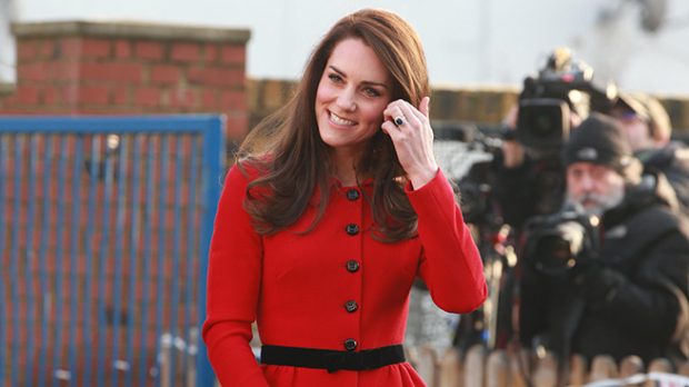 Duquesa Cambridge traje rojo 2017