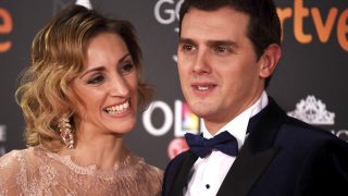 Albert Rivera con Beatriz Tajuelo en los Premios Goya 2017 (Gtres)