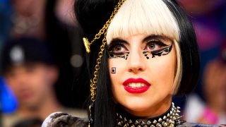 La excéntrica Lady Gaga será la encargada de sustituir a Beyoncé en el festival de música Coachella. / Gtres