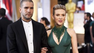 Scarlett y su marido en los Premios Oscar 2015 (Gtres)