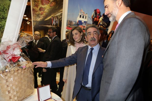 De la indiscreción de Juan Carlos I al "despelleje" de Sardà: Revilla en ‘Mi casa es la tuya’