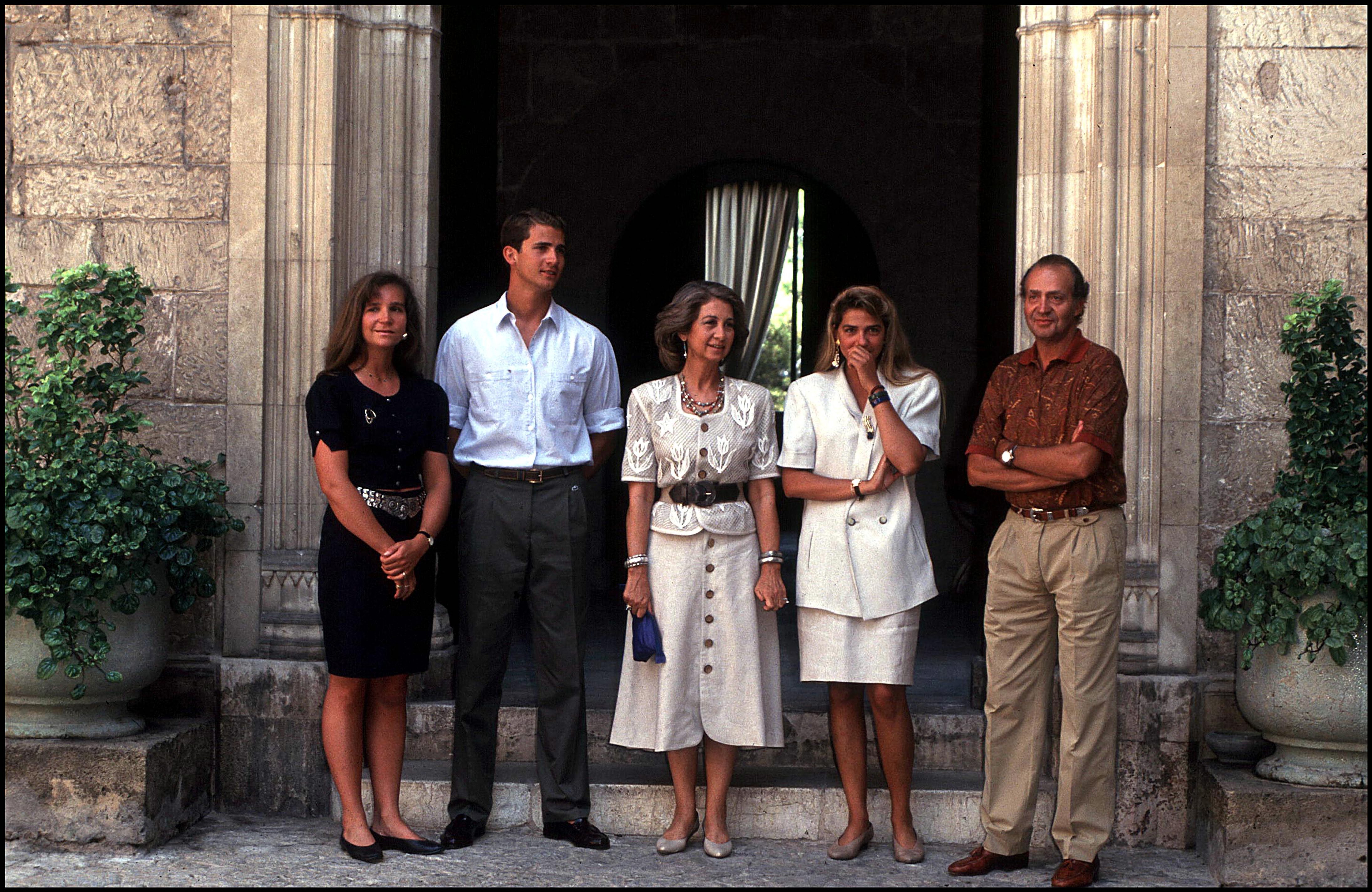 La Familia Real Española Durante Los Años Noventa 1251