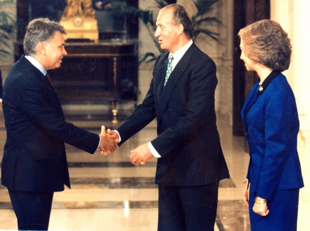 Rey Juan Carlos y Felipe González