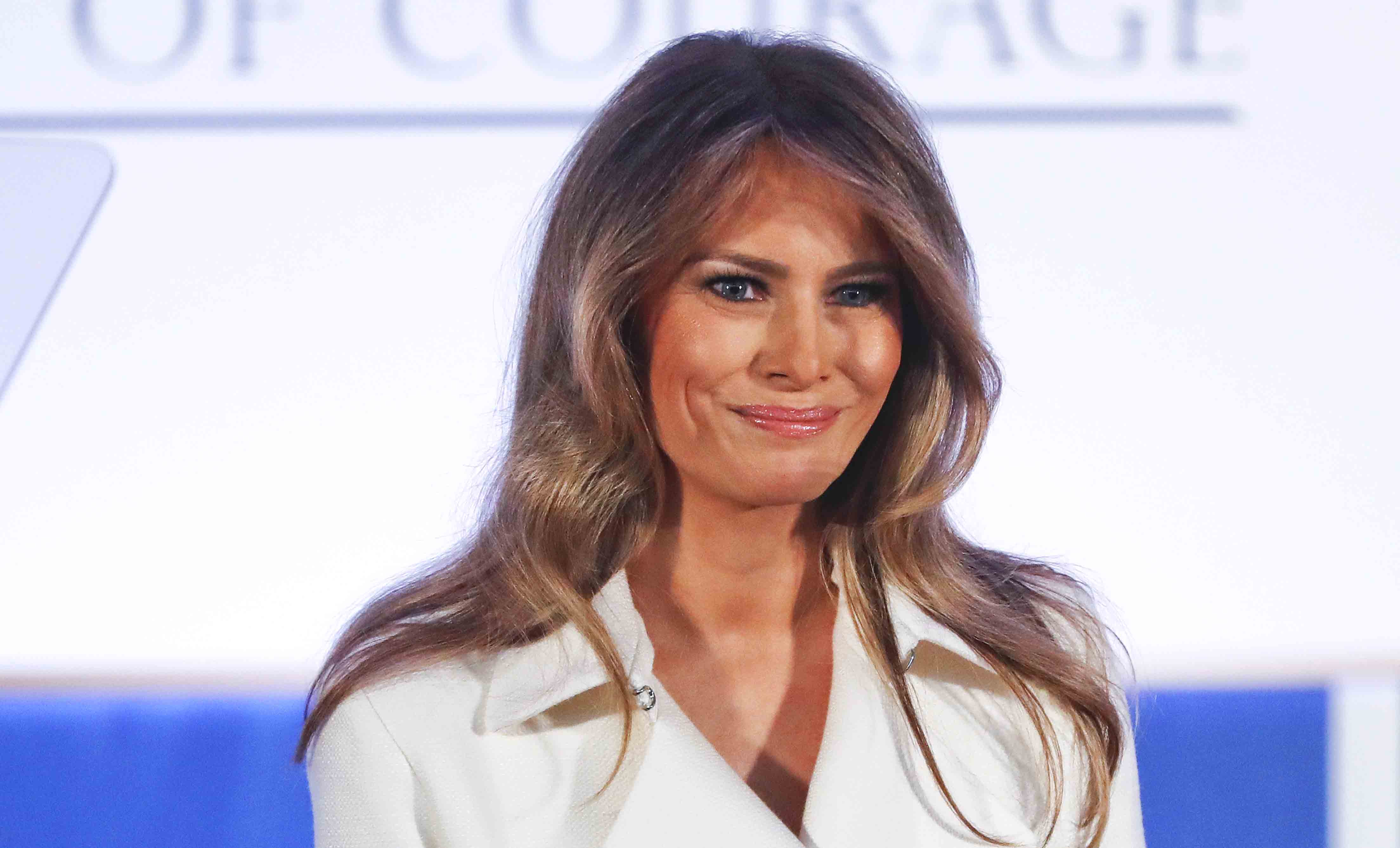 Melania Trump Gana 3 Millones De Dólares Al Daily Mail Por Daños Y