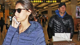 El tenista Fernando Verdasco y Ana Boyer en el aeropuerto de Madrid en imagen de archivo / Gtres