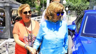 María Teresa Campos y su hija Carmen Borrego llegando al hospital /Gtres (PINCHAR EN IMAGEN PARA VER GALERÍA)