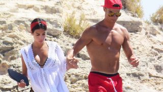 Cristiano Ronaldo junto a Georgina Rodríguez durante sus vacaciones en Formentera /Gtres (PINCHAR EN IMAGEN PARA VER GALERÍA)