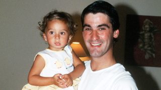 Andrea Janeiro en una fotografía con su padre tomada en 2001 / Gtres