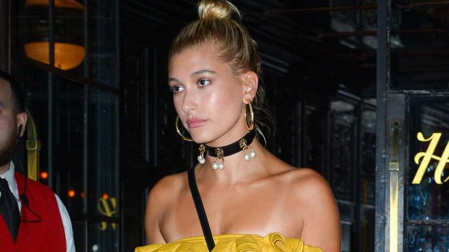 Hailey Baldwin Vestido Amarillo Reformation