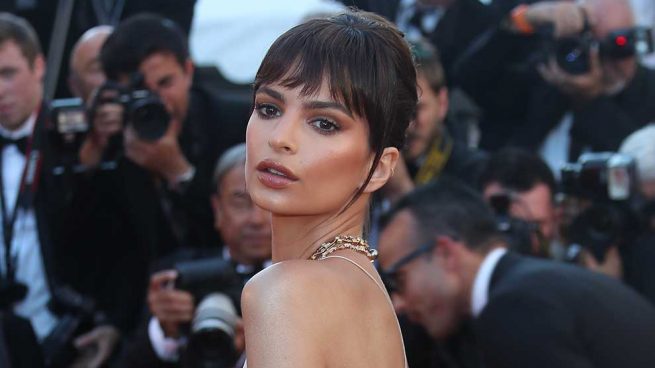 Emily Ratajkowski Topless Look Instagram