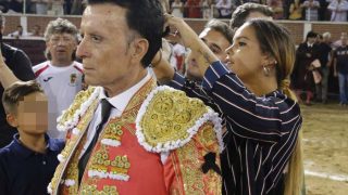 Momento en el que Ortega Cano se corta la coleta /Gtres