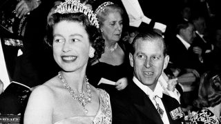 La reina Isabel y el duque de Edimburgo en una imagen de archivo / Gtres
