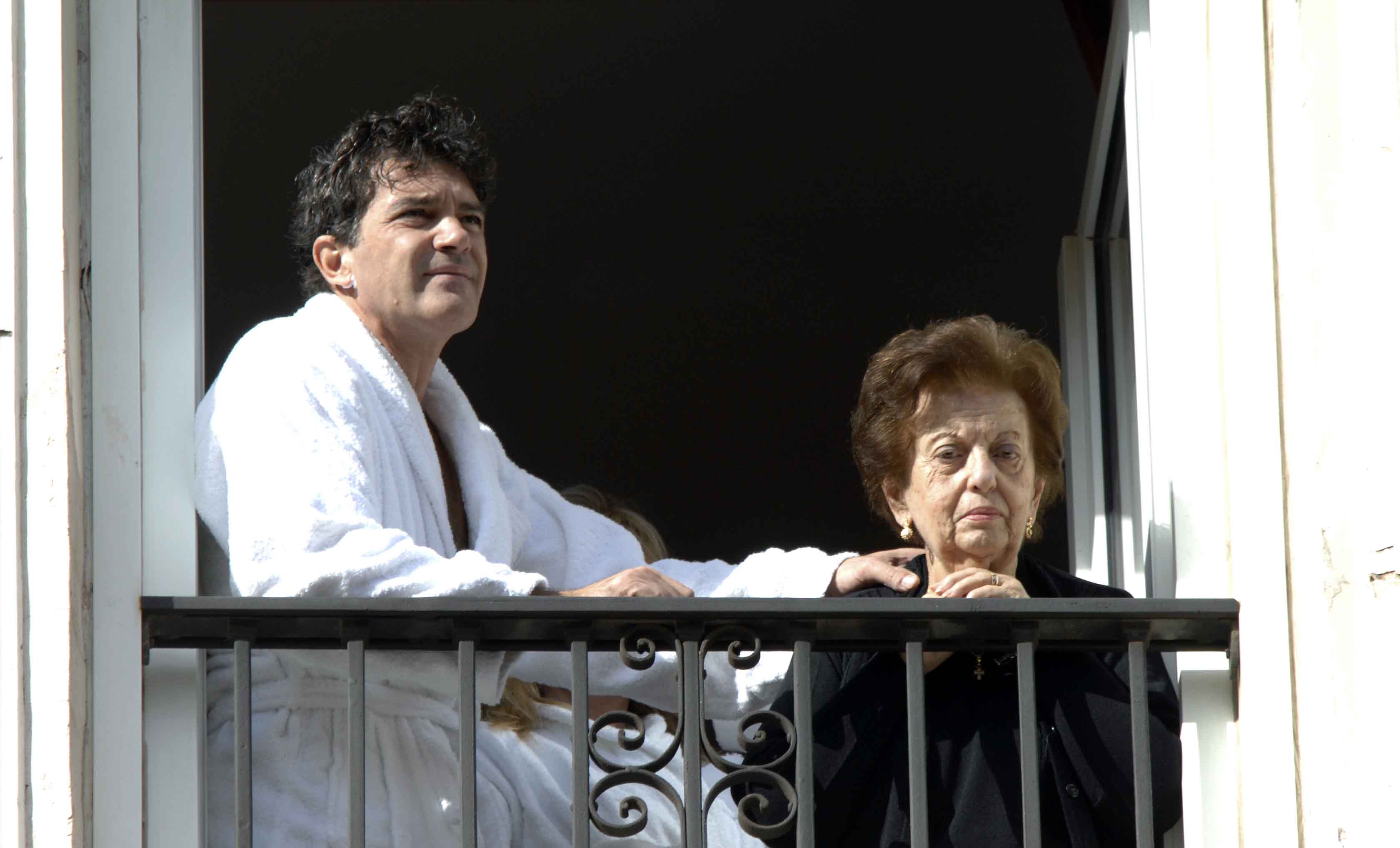 Los cinco datos que Antonio Banderas reveló en el pasado sobre su madre, image size:3358x2035