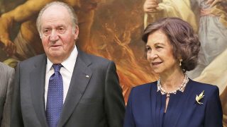 Don Juan Carlos y doña Sofía en la entrega de la Medalla de la Academia de Bellas Artes de San Fernando / Gtres