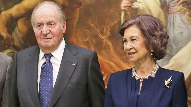 Don Juan Carlos y doña Sofía, más unidos que nunca en su reaparición oficial