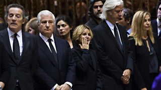 Los hijos de la duquesa de Alba en el funeral de su madre en 2014 / Gtres